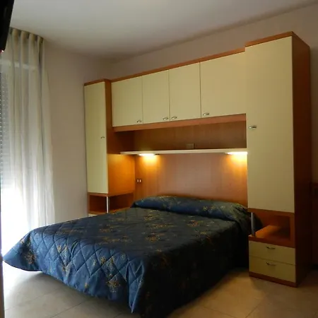 Hotel Kennedy 2*